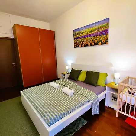 Luxury In Piazza 5 Giornate Apartment