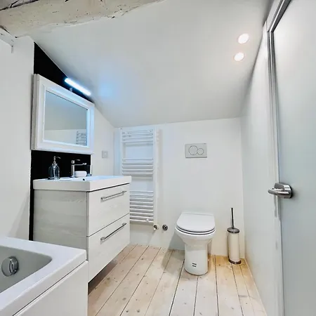 شقة Riverside Loft Navigli - Spacious Two-bedroom