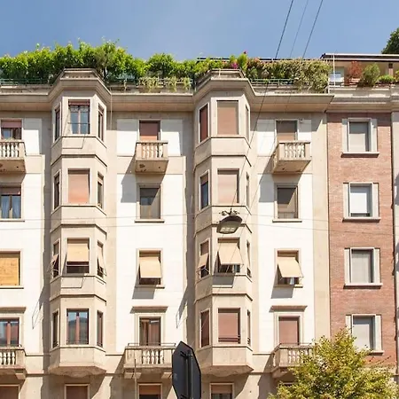 Sunshine-filled On Subway Apartment