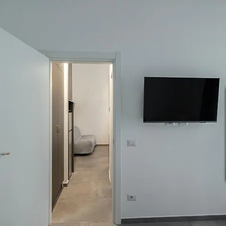 Nuovissimo Bilocale In Zona Risorgimento Mediolan