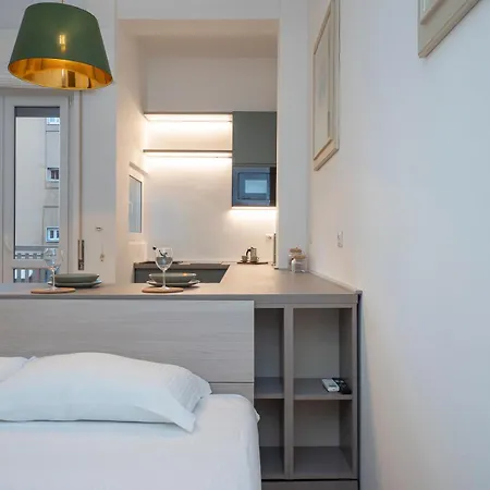 Xenia - Renovated In Navigli Area Apartment *