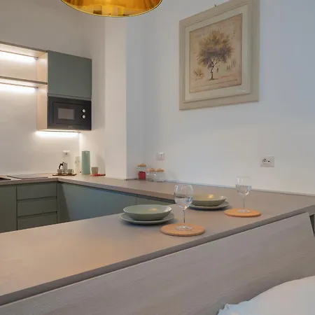 Xenia - Renovated In Navigli Area