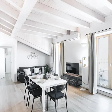 Easylife - Gioiello Con Ampio Balcone Panoramico In Porta Ticinese Milan
