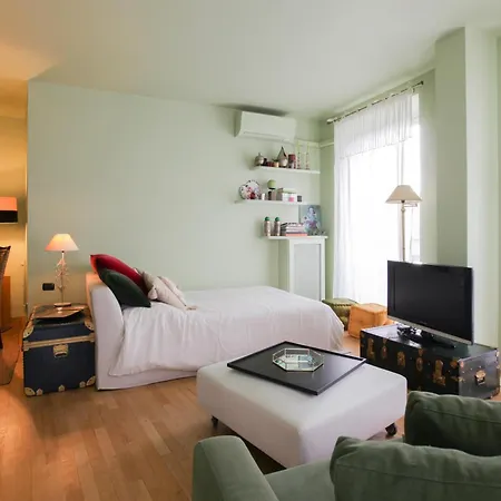 Moscova Open Space Close To Brera District 아파트 밀라노