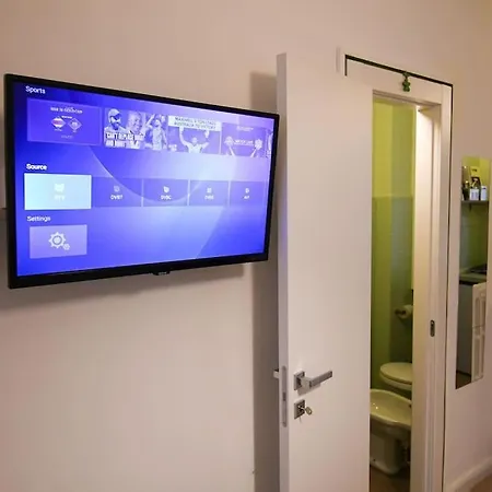 15min To Downtown Cozy Escape In