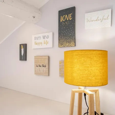 Ferrucci 1 Bedroom Attic In By Halldis * 밀라노