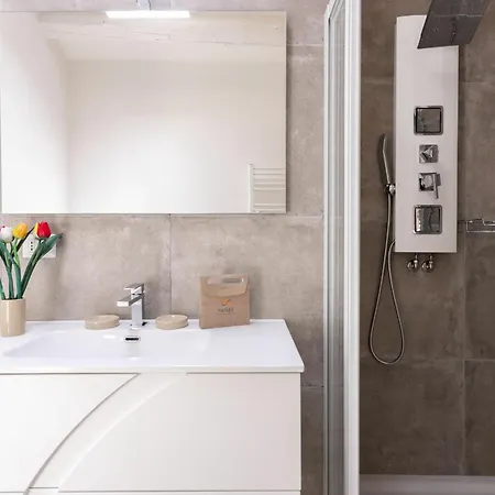 Ferrucci 1 Bedroom Attic In By Halldis Апартаменты