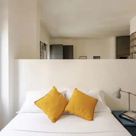 • grazioso Tra Life E San Siro •  * ميلان