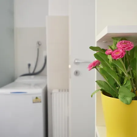 Joivy Mauri - Cosy Flats Near The Duomo Milan