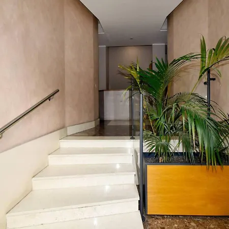 Metro Famagosta - Modern Free Wifi & Parking