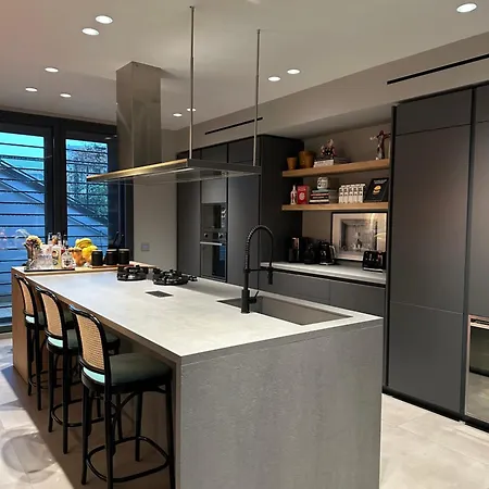 Ms Luxury - Leia Hospitality Apartment *