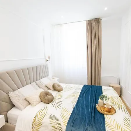 We - Prada Luxury Apartment Mailand