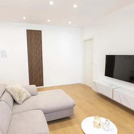 We - Prada Luxury Apartment Milan