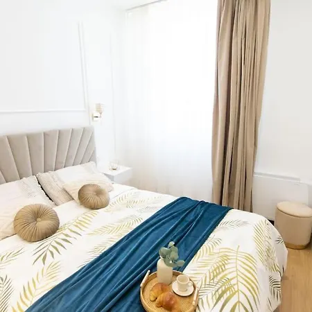 Apartment We - Prada Luxury *