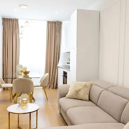 We - Prada Luxury Apartment Milan