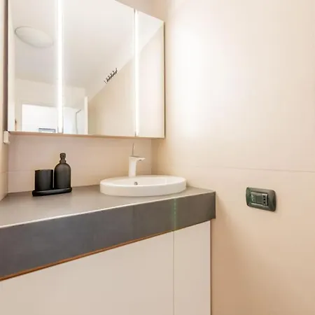 Апартаменты Guest Planet - Exclusive Flat Isola Милан