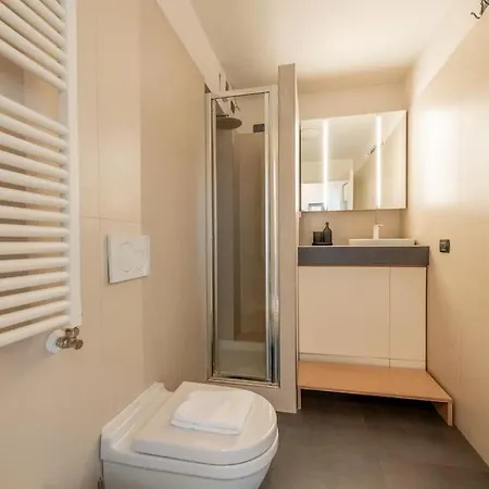 Guest Planet - Exclusive Flat Isola Апартаменты *