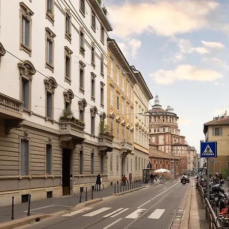Business Travel Design - City Center Apartment Milan