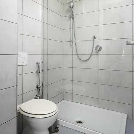 Affittacamere Classbnb - 2 In Zona Stazione