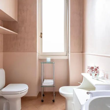 Classy Heritage Home, Center, 7 Guests شقة ميلان