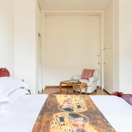 Classy Heritage Home, Center * Milano