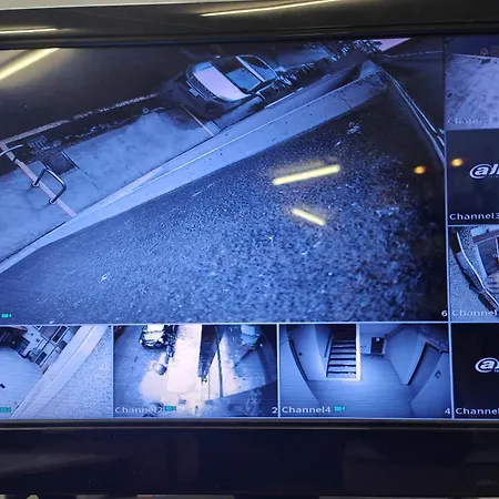 Bilocale 40 Mq Con Parcheggio Privato * Milan