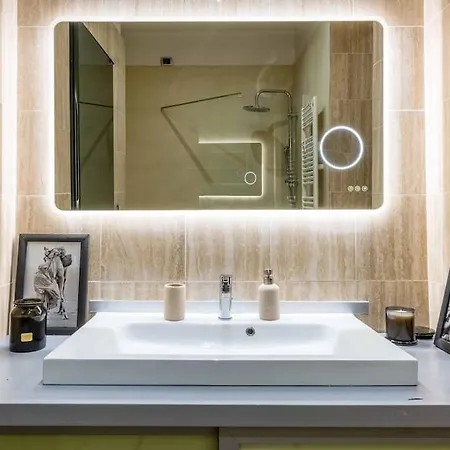 Luxury 3 Bedrooms In Brera Apartmán *