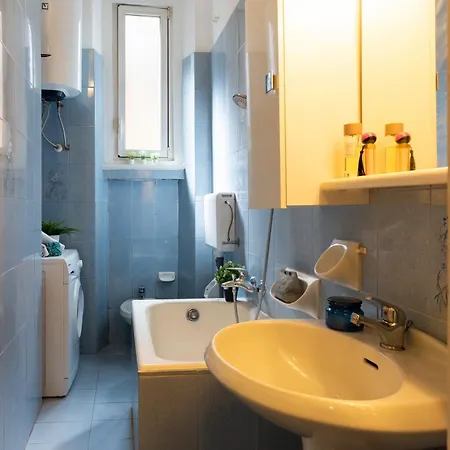 Titty House - Crocetta *