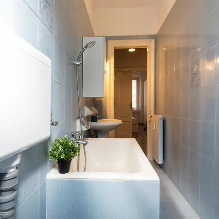 Titty House - Crocetta Apartment Milan