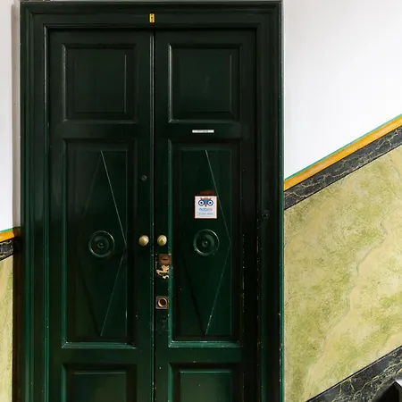 Titty House - Crocetta *