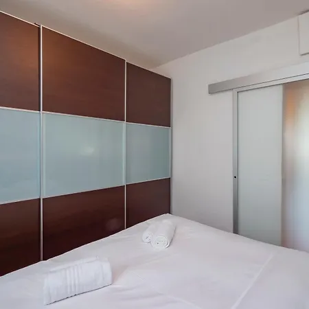 Youhosty - Panfilo Castaldi 26 *