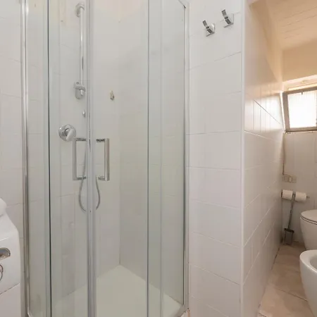 Youhosty - Panfilo Castaldi 26 * Mediolan