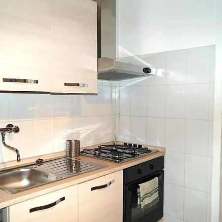 Apartment House Naviglio Quattro Milan