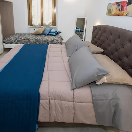 The Palm Sisters - Navigli, Bocconi * Milano