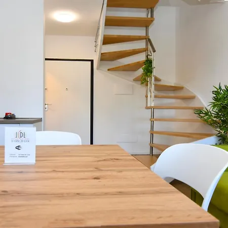 Fond. Prada-ieo Elegante Con * Milão