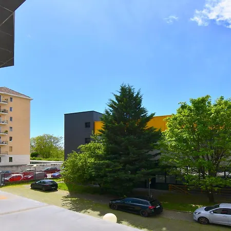 Fond. Prada-ieo Elegante Con 아파트 밀라노