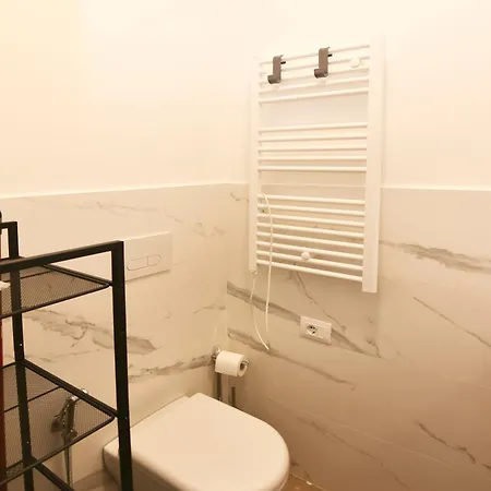 Fond. Prada-ieo Elegante Con Apartamento