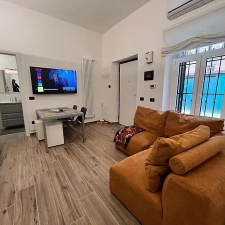 Apartment Domusmi Delfico 2
