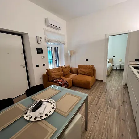 Apartment Domusmi Delfico 2