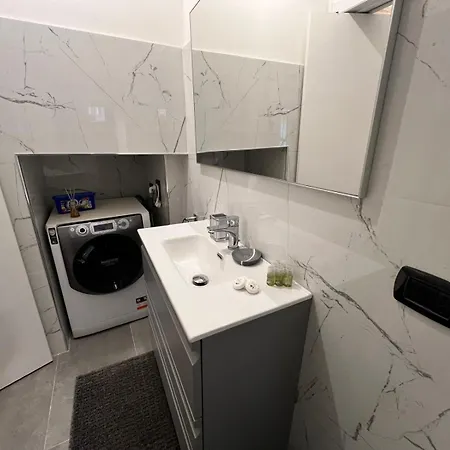 Domusmi Delfico 2 *