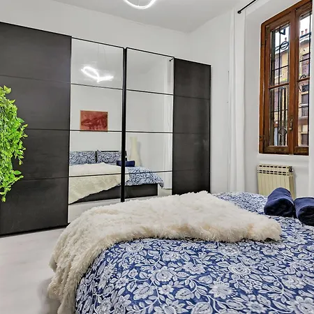 Charming And Large - 4 People - Fiera & Duomo Апартаменты Милан