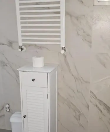 Station Flat Lägenhet *