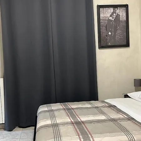 Apartment Station Flat Milan