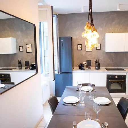 Porta Venezia - Design Con Balcone - 55mq Appartement *