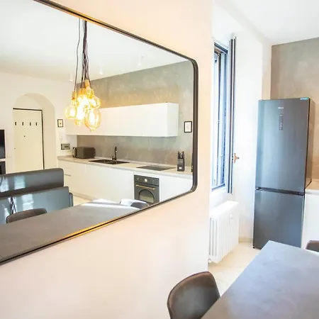 Porta Venezia - Design Con Balcone - 55mq Appartamento