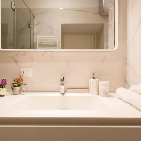 Porta Venezia - Design Con Balcone - 55mq Appartement *