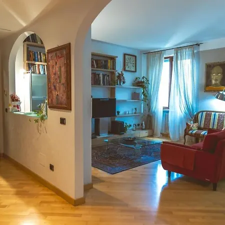 Ampia Oasi A Porta Venezia: Casa In Centro شقة