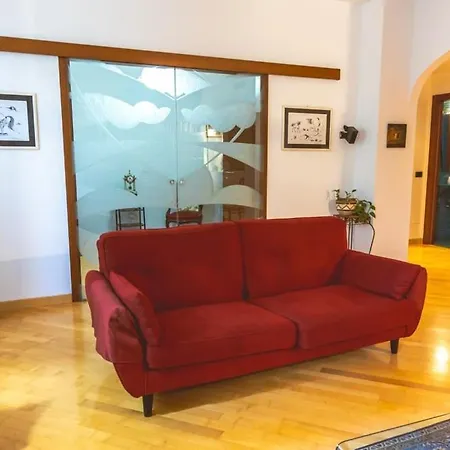Ampia Oasi A Porta Venezia: Casa In Centro *