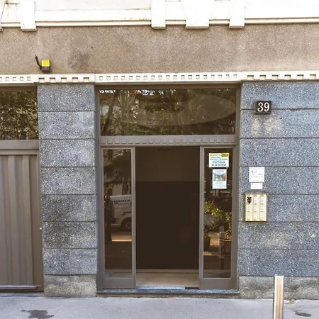 Ampia Oasi A Porta Venezia: Casa In Centro
