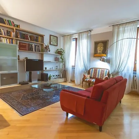 Ampia Oasi A Porta Venezia: Casa In Centro *